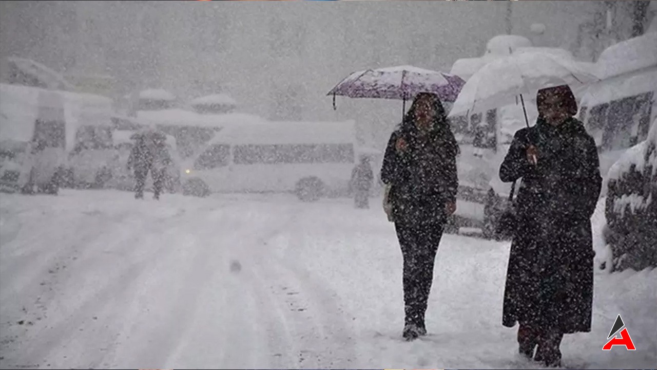 İstanbul'a Kar Müjdesi Soğuk Hava Ve Kar Yağışı