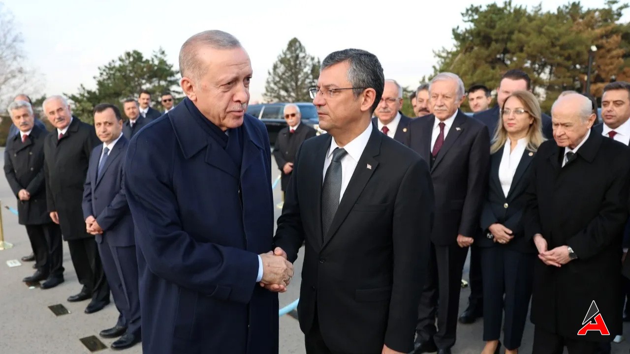 Cumhurbaşkanı Erdoğan Ve Özgür Özel