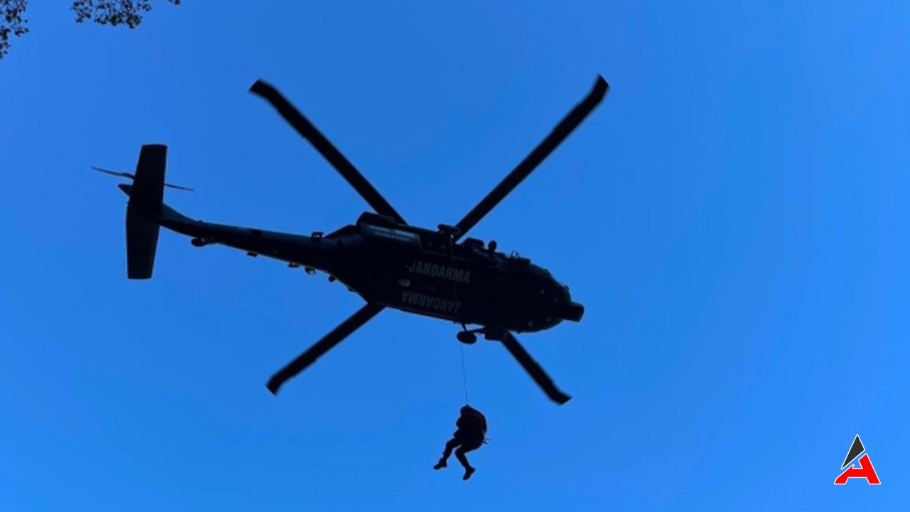 Antalya Da Helikopterler Neden Uçuyor