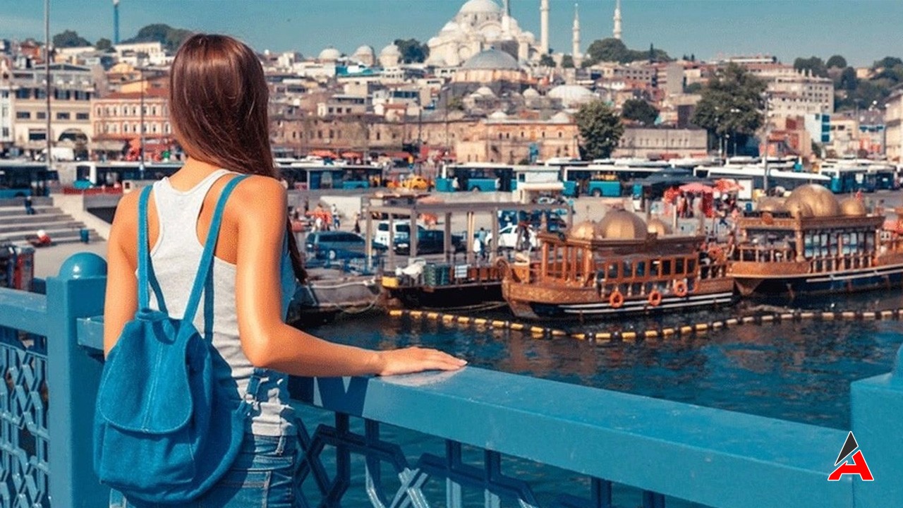 Türkiye'yi 5 Ayda 16 Milyona Yakın Yabancı Turist Ziyaret Etti