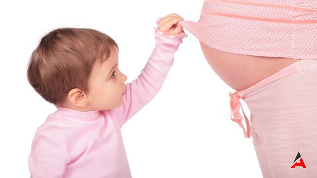 Hamilelikte Kız Çocuğu Belirtileri: Gerçek mi Efsane mi?