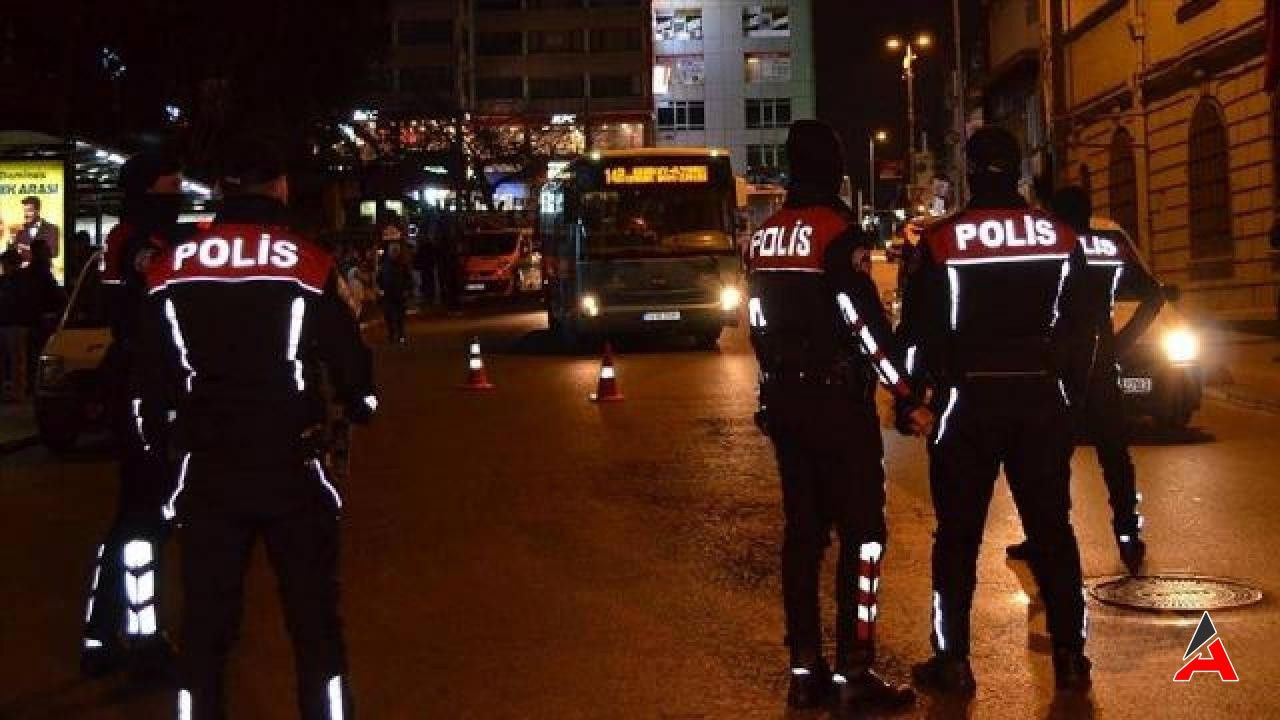 İstanbul'da Gece Alarmı: Polis Uygulamada
