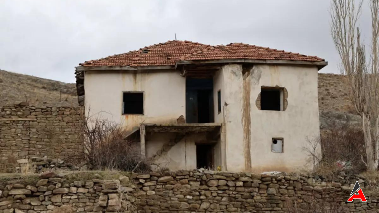 Sivas’ta Bir Köyü Cinler Bastı! Görüntüler Şoke Etti!