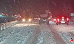 Kastamonu'da Kış Alarmı: Yoğun Kar Yağışı Ulaşımı Felç Etti!