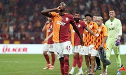 Galatasaray’ın Yeni Transferleri Şov Yaptı: Tribünlerle Üçlü Çektiler!