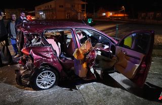 Kırmızı Işığın Bedeli Ağır: Trafik Kazasında 6 Kişi Yaralandı, 3'ü Ağır Durumda