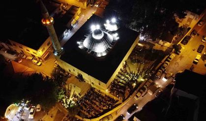 6 asırlık Hoş Kadem Camii, Kadir Gecesi doldu taştı