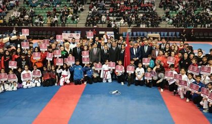 Türkiye'nin en iyi karatecileri, Türkiye Karate Şampiyonası için Denizli'de bir araya geldi!
