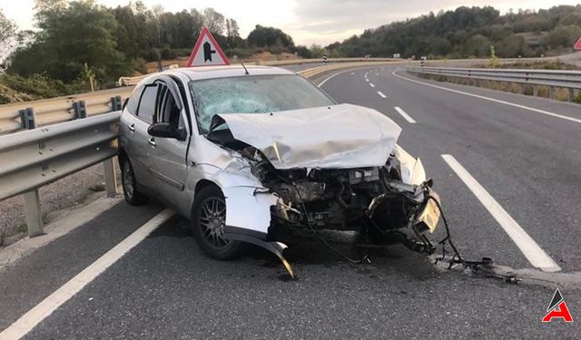 Zonguldak'ta Kontrolden Çkan Otomobil Kaza Yaptı: 2 Yaralı