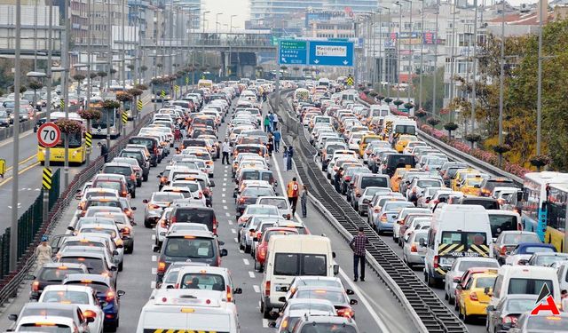 İstanbul'un Trafik Sorununu Çözecek mi? E-skuterler İle Trafikteki Yolculuk