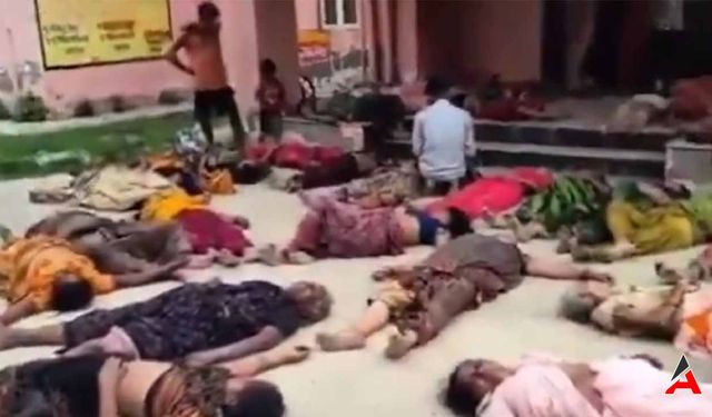 Uttar Pradeş İzdihamı: Dini Törende Can Pazarı, 60 Kişi Öldü!