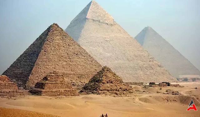 Mısır Piramitleri: Tüm Yönleriyle Keşfetmeye Değer Bir Hazine