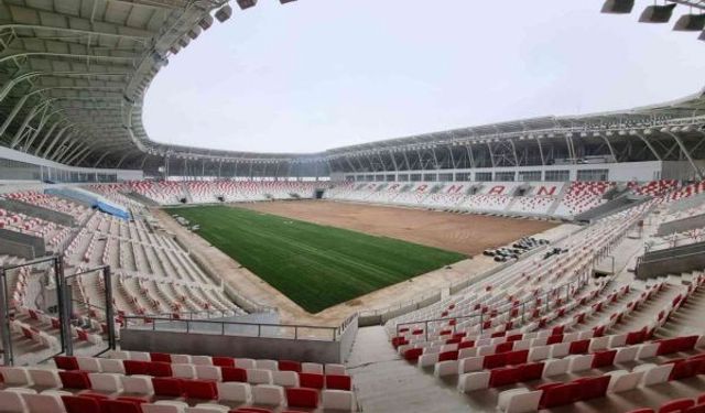 Karaman’ın 15 bin kişilik stadyumunda çim serme çalışması başladı\n