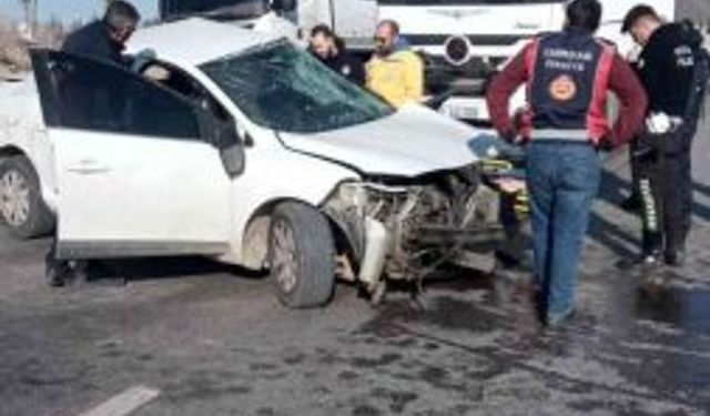 Tırla otomobilin çarpıştığı kazada 1 kişi öldü