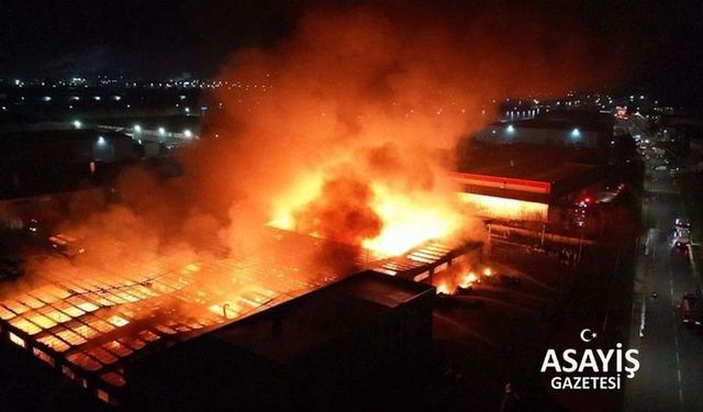 Çerkezköy'de çıkan dev yangın havadan görüntülendi