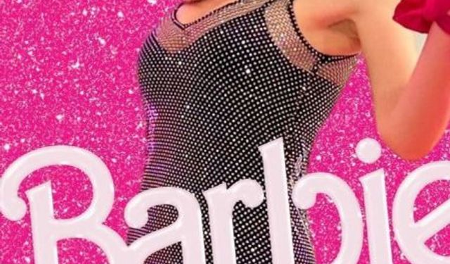 "Göz Kamaştıran Cesareti: Hande Sarıoğlu, 'Cüretkarımdır' Demişti ve Barbie Akımına Uydu, Seksi Pozlarıyla Olay Yarattı!"