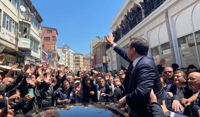 Kılıçdaroğlu ve İmamoğlu'nun Van'da Ses Getiren Konuşmaları: Cumhurbaşkanlığı Yarışında İddialılar!