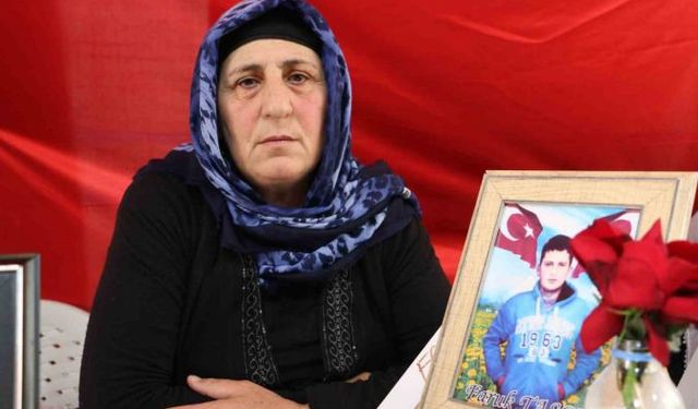 HDP önünde evlat nöbeti tutan anne: “Oğlumun eline kına yakıp askere göndereceğim”