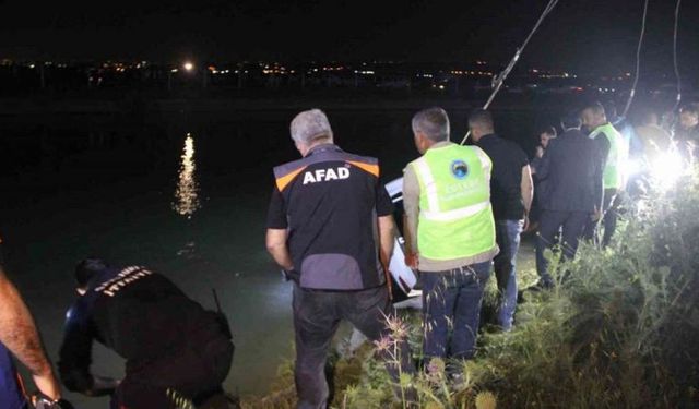 Acı Haber Şanlıurfa'dan Geldi: Araç Kanala Yuvarlandı, 4 Kişi Hayatını Kaybetti