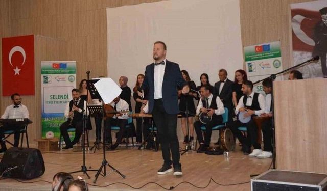 Selendi Türk Müziği Korosu İlk Konserini Verdi