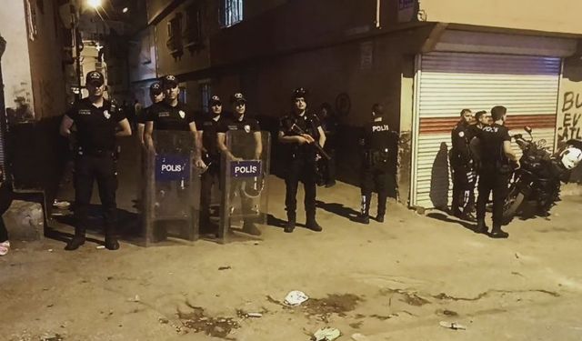 Silahlar Konuştu, Şehirde Dehşet Anları: Polis Memuru ve 15 Kişi Yaralandı!
