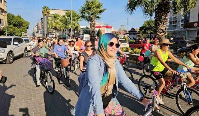 Nazilli'de Aromatik Sürpriz: Caddeler Parfüm Kokulu Bisikletlerle Canlandı!
