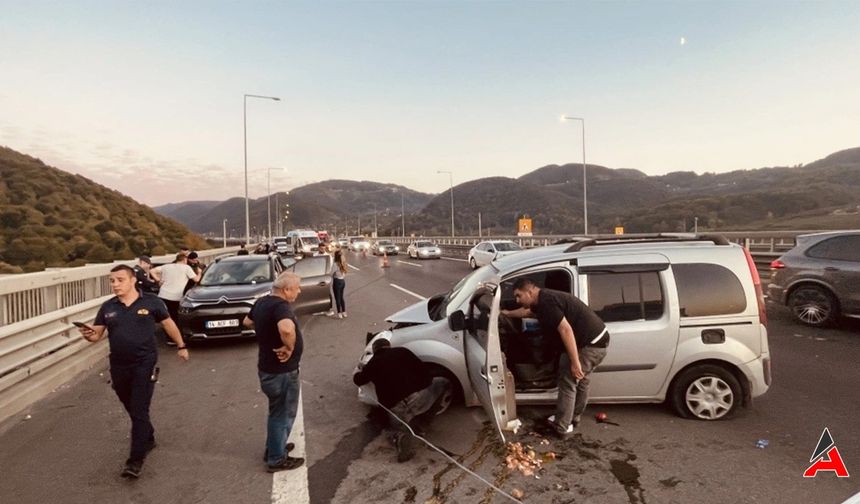 Anadolu Otoyolu'nda Korkutan Kaza: 5 Yaralı!