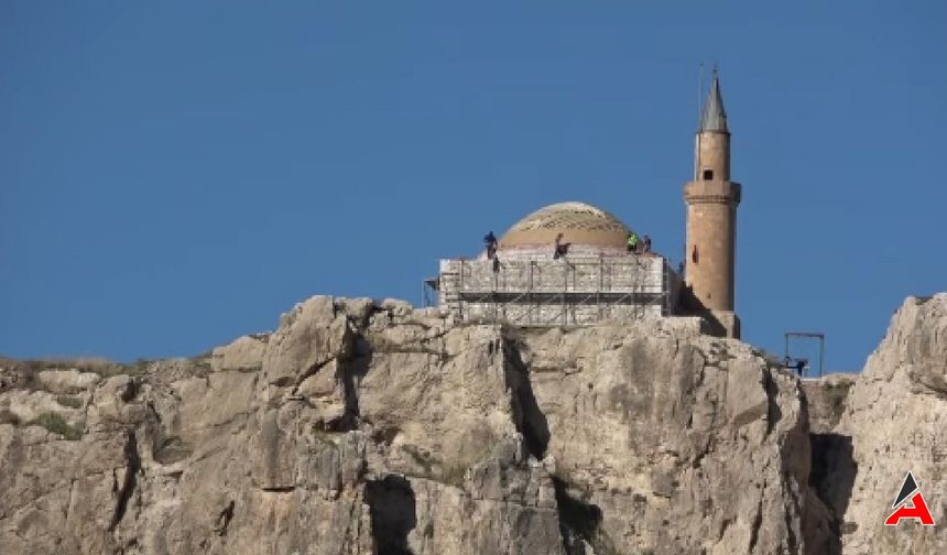 Tarihi Mabed Uyanıyor: Süleyman Han Camii'nde İlk Ezan Yankılanacak!"
