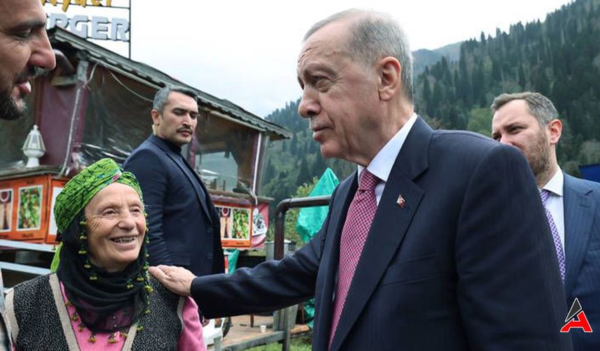 Cumhurbaşkanı Erdoğan, Ayder Yaylasında Vatandaşlarla bir Araya Geldi