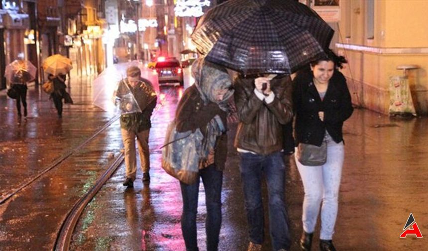 İstanbul'a Fırtına Uyarısı: AKOM Saat Verdi