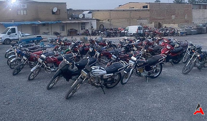 Güvenlik Güçleri Şanlıurfa'da 137 Çalıntı Motosiklete El Koydu!