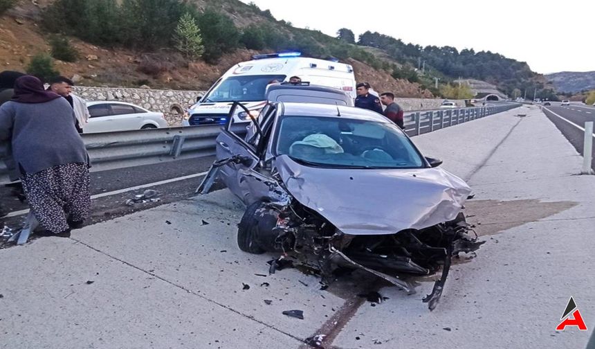 Kahramanmaraş'ta Otomobil Kazası 2 Yaralı!