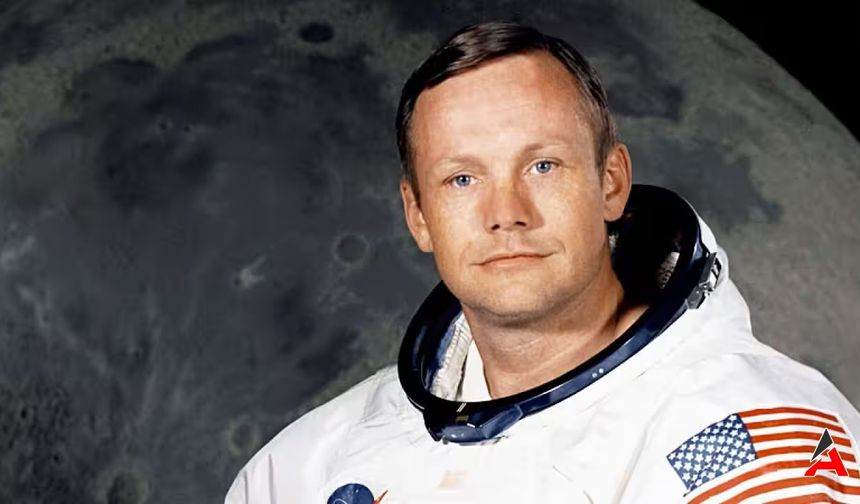 Neil Armstrong Ay'a Ne Zaman Gitti?