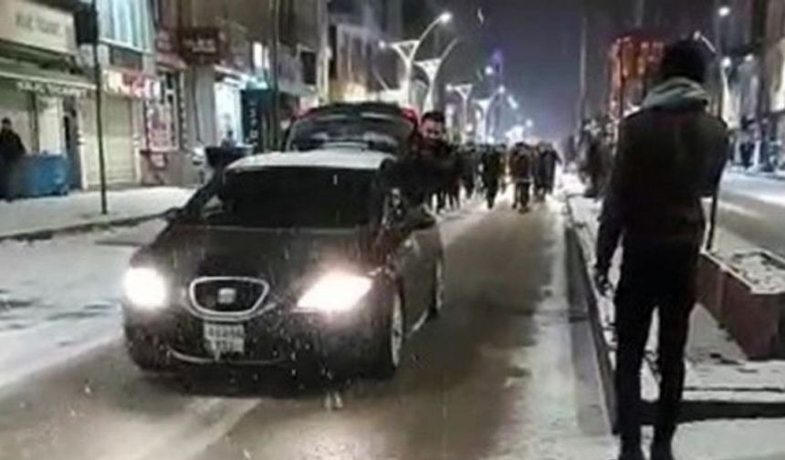 Yüksekova’da Galatasaraylılar sevinçlerini caddelere taşıdı