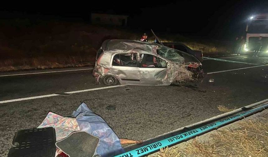 Kontrolden Çıkan Otomobil İki Araca Çarparak Durdu: 1 Ölü